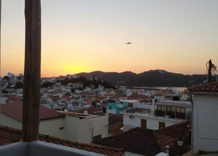 Kaldera Skiathos Town